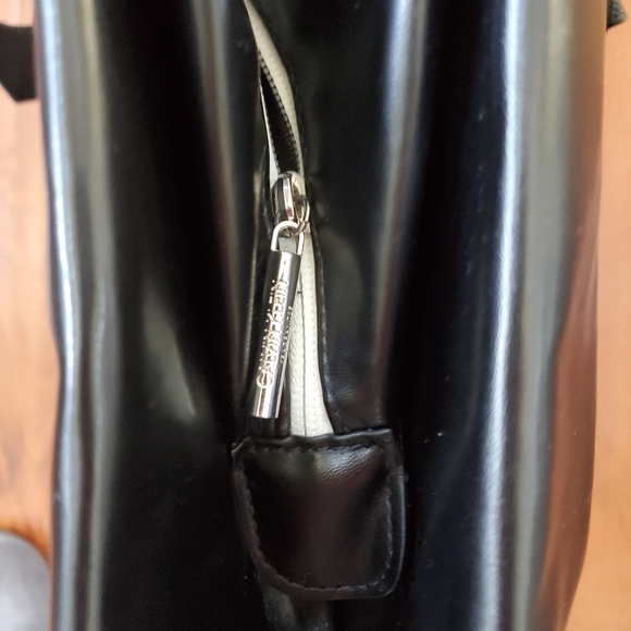 CALVIN KLEIN FAUX LEATHER DUFFLE BAG - Picture 5 of 9